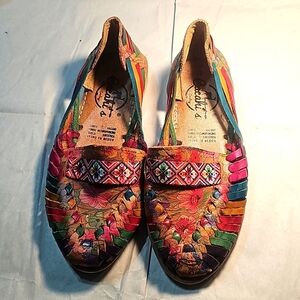 Cacahi's Cacles. Unique Slipon Flats